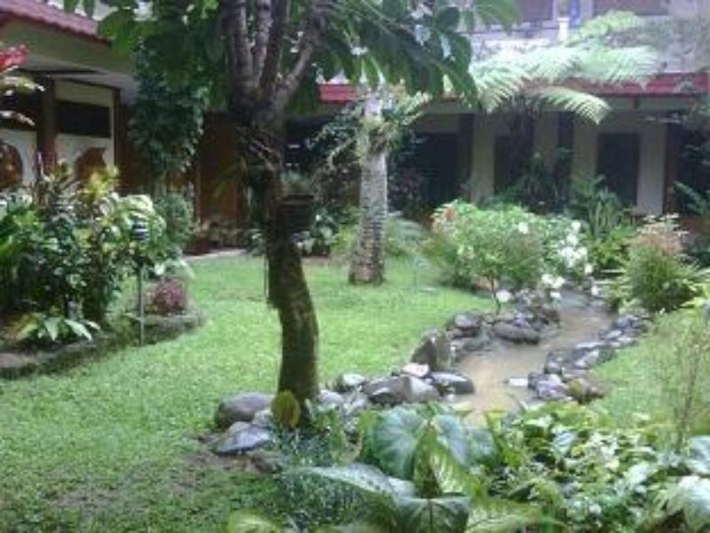 Hotel Indra Toraja Рантепао Экстерьер фото