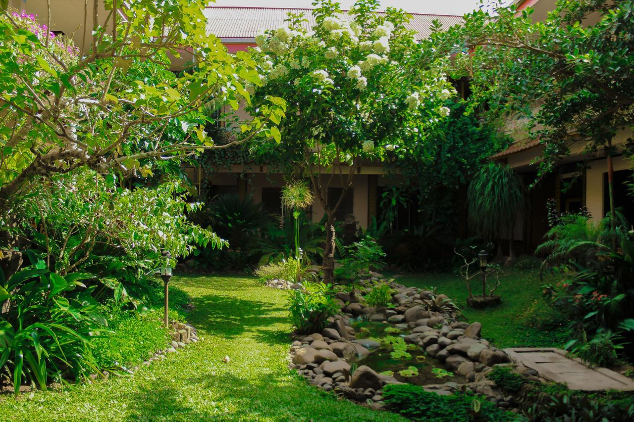 Hotel Indra Toraja Рантепао Экстерьер фото