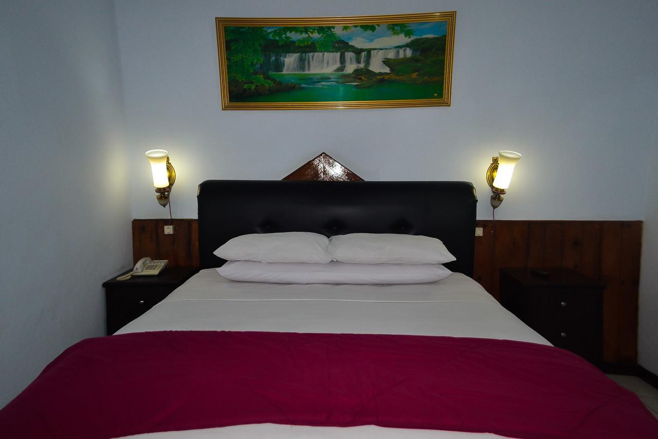 Hotel Indra Toraja Рантепао Экстерьер фото