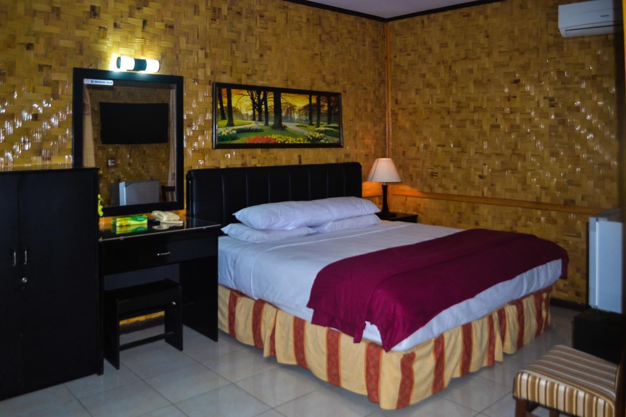 Hotel Indra Toraja Рантепао Экстерьер фото